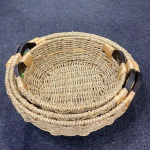 Lot de 3 paniers ronds en jonc de mer avec poignées en bois pour le rangement et l'organisation de la maison - Product Image 1