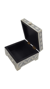 Boîte à bijoux de luxe en bois et incrustations d'os, motif floral, taille/couleur personnalisables, emballage sécurisé pour bagues et rangement de bijoux - Product Image 5