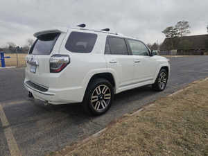 Voiture d'occasion abordable Toyota 4Runner Limited 2017 conduite à gauche - Product Image 5