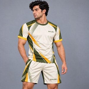 SALEH Ensemble de football pour homme en sublimation, vert et jaune, respirant, en polyester, maillot et short - Product Image 1