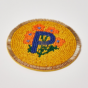 Posavasos con letras y cuentas de cristal hechas a medida 2025, elegante alfombrilla tejida a mano para bebidas para elegantes ajustes de mesa - Product Image 1