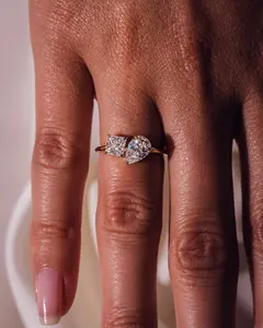VVS-D梨切割和公主切割碳硅石钻石订婚戒指14k黄金双石口音结婚戒指声明礼品