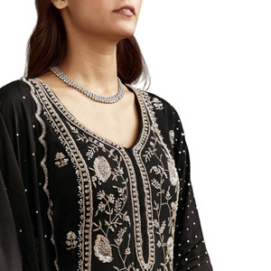 Cutdana noir et Sequin Kurta avec Chinon Sharara et Dupatta pour les mariages de soirée en gros Réceptions Festive Bulk Ethnic - Product Image 5