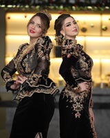 Kaftan de mariée algérien maxi en satin, fait main, exquis, écologique, avec broderie complexe et motif de dentelle de luxe, pour fête traditionnelle