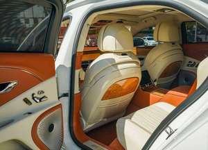 SEDÁN DE LUJO DE ALTO RENDIMIENTO USADO 2022 CON INTERIOR PREMIUM - Product Image 2