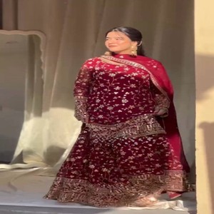Ensemble de costume Sharara en fausse georgette avec haut cousu à paillettes et fil lourd de 9mm, Sharara et Dupatta avec bordure en dentelle - Product Image 6
