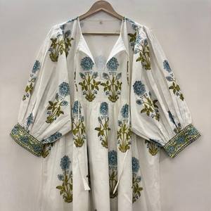 Vestido Largo de Algodón Puro Blanco 2025, Estampado a Mano con Diseño Mughal Indio, Escote Profundo en V, Cintura Natural, Estilo Urbano para Mujer - Product Image 3