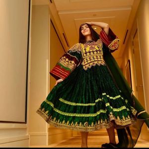 Robe pour femme vintage afghane traditionnelle faite à la main en soie et coton de haute qualité pour l'été 0671 - Product Image 2