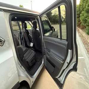 LISTO PARA ENTREGA, R1S ADVENTURE 2024, VOLANTE A LA IZQUIERDA, ASIENTOS DE CUERO, CÁMARA TRASERA - Product Image 4