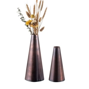 Fashionable Stylish Metal <b>Vases</b> in Customized Design and Finishes Handmade for Garden Wedding and Home Decoration <b>Unique</b> <b>Vases</b> - Product Image 4