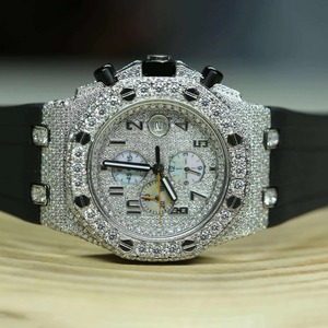 Collection de montres unisexes de luxe de qualité standard, 41 mm, clarté VVS, diamant moissanite, mouvement à quartz, fabriquées en Inde - Product Image 1