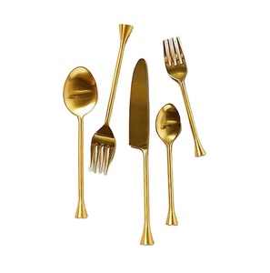 ชุดช้อนส้อมมีดีไซน์เป็นเอกลักษณ์ชุด5ชิ้นมีด้ามจับทองใช้สำหรับอาหาร - Product Image 4