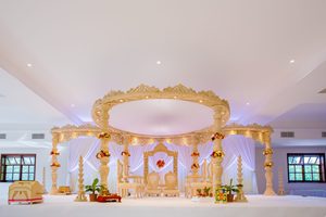 Mandap de Madera para Bodas Gujarati, Mandap Maharani para Bodas Hindúes Grandes en el Reino Unido, Mandap Maharani de Alta Gama para Bodas de Lujo en Estados Unidos - Product Image 6