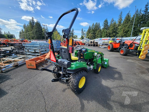 Tractor Subcompacto John Deere 1023E 2022 Usado con Pocas Horas de Uso, 21.5HP, 4WD, Transmisión Hidrostática, Tractor Utilitario Compacto en Venta - Product Image 3