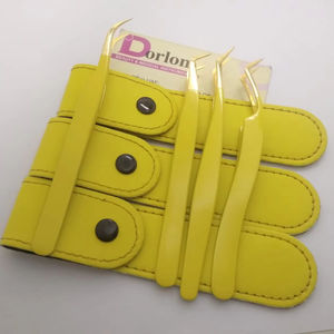 Pince à cils en acier inoxydable semi-incurvée à 45 degrés avec logo personnalisé, couleur jaune de qualité durable avec pointes plaquées or - Product Image 1