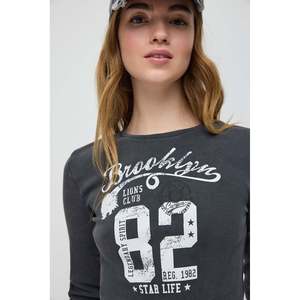 เสื้อยืดแขนยาวพิมพ์ลายแบบฟอกสี - Product Image 3