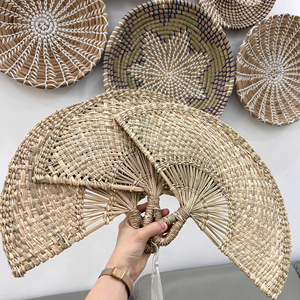 Ventilador de algas marinas naturales de fábrica de Vietnam/ventilador de mano de bambú redondo 20cm30cm para fiesta evento de verano regalos de decoración de fiesta - Product Image 1