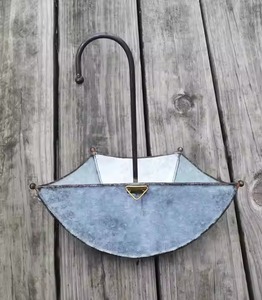 Jarrón Botánico Moderno de Metal Cepillado para Decoración del Hogar Chic y Presentaciones Florales Inspiradoras - Product Image 5