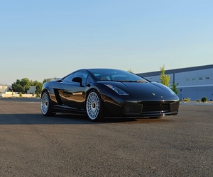 Offre exceptionnelle : Lamborghini Gallardo Coupé d'occasion 2006, propre et prête à être expédiée - Product Image 1
