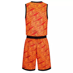 Camiseta de baloncesto universitaria personalizada para hombre, uniforme deportivo de equipo transpirable de secado rápido, kit de verano impreso por sublimación - Product Image 4