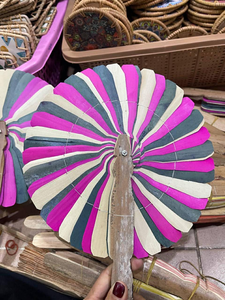 Souvenir - Éventail en feuilles de palmier fait main - Product Image 6