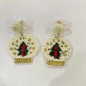 Boucles d'oreilles arbre de Noël plaqué or faites à la main vert rouge perlé bijoux de déclaration classique accessoires de mode de fête pour les femmes - Product Image 1
