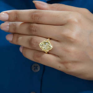 Anillo de Diamantes Marquise Amarillo con Certificación IGI, Estilo Catedral Vintage, Anillo de Compromiso en Oro Amarillo - Product Image 6
