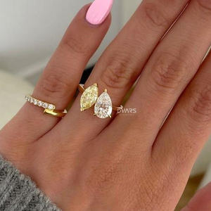 Toi et Moi แหวนหมั้นเพชรสองเม็ดสีเหลืองมาร์คีส์แฟนซีและลูกแพร์ตัดทอง - Product Image 1