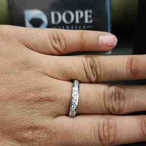 แหวนทองคำแท้ 14KT ประดับเพชร ดีไซน์ลายเอกลักษณ์ สำหรับทุกเพศ ทันสมัย ได้รับการรับรองจาก IGI เหมาะสำหรับทุกโอกาส - Product Image 6