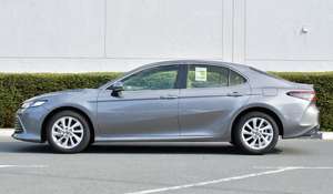 โตโยต้า แคมรี่ LE AWD ปี 2022 เครื่องยนต์เบนซิน 4.5 ลิตร รถเก๋งมือสอง เบาะหนัง ระบบควบคุมความเร็วอัตโนมัติ ระบบควบคุมความเร็วอัตโนมัติแบบแปรผันตามอุณหภูมิ เกียร์อัตโนมัติ กล้อง 360 องศา มาตรฐานยูโร 4 ไฟ LED - Product Image 3