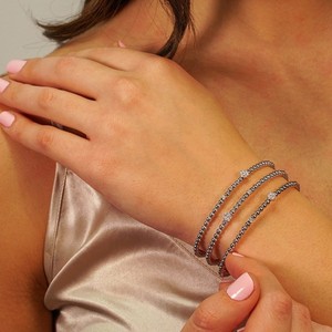 กำไลข้อมือแบบยืดหยุ่นสีขาวทองมีสามแถวลูกปัดโลหะแต่ละชุดกำไลเพชรกลมตัด - Product Image 3