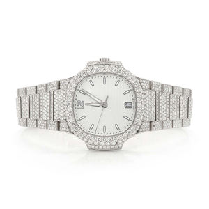 Reloj de Lujo Personalizado con Diamantes de Moissanita y Cristal de Cuarzo, Estilo Hip Hop - Product Image 1