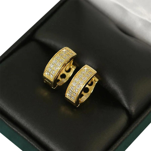 Boucles d'oreilles Huggie Hoop en or 14 carats de haute qualité pour hommes belles boucles d'oreilles fines avec diamant naturel dernière conception - Product Image 4