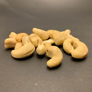 High Quality Cashew <b>Nuts</b> Ready to Eat Snack Grade Fresh Crispy Cashews Bulk Supplier for Retail and Distribution - Product Image 4
