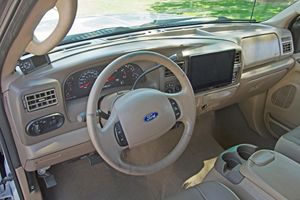 Ford Excursion XLT 4x4 2004 en Buen Estado - Product Image 5