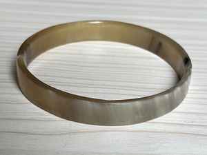 กำไลข้อมือเขาควายดีไซน์สวยน่ารักสำหรับผู้หญิง สีธรรมชาติเรียบง่าย ราคาถูกในอินเดีย - Product Image 3