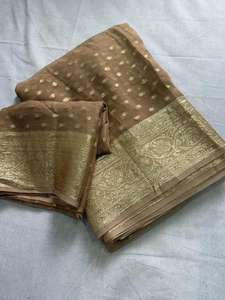 พร้อมซื้อ มีสินค้าในสต็อก ผ้าซารีวิสโคสจอร์เจตต์ดีไซน์ล่าสุดขายดี พร้อมเสื้อคลุมสำหรับผู้หญิง ผลิตในอินเดีย ไม่มีลายพิมพ์ - Product Image 2