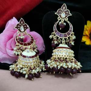 Premium Meenakari Kundan Fusion Long Jhumkas Perlas colgantes Trabajo de Kundan intrincado emparejado con detalles de esmalte Meenakari vibrante - Product Image 4