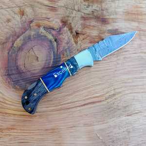 Cuchillo de caza plegable de acero de Damasco de 2mm de grosor hecho a mano personalizado, mango de madera Pakka, Funda de cuero gratis, compatible con OEM/ODM - Product Image 2