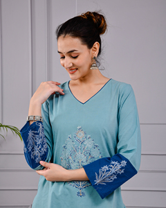 Ensemble coordonné pour femmes imprimé à la main |   Ensemble Kurta et pantalon en coton |   Tenue indienne ethnique pour femmes en deux pièces pour la vente en gros - Product Image 4