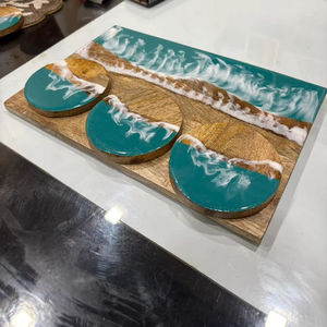 Planche à découper en bois d'acacia et résine époxy avec poignée, durable, de forme rectangulaire, passe au lave-vaisselle, planche à charcuterie - Product Image 1