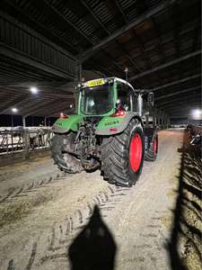 Tractor Fendt confiable a la venta a precios baratos, perfecto para trabajos agrícolas, diseñado para mejorar la productividad en cada acre - Product Image 2