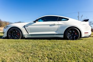 Ford Mustang Shelby GT350R 2020 Usado en Excelentes Condiciones, Transmisión Manual de 6 Velocidades, 1 Dueño, Motor V8, Paquete GT350 Heritage, Sin Modificaciones - Product Image 3