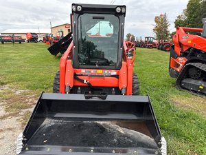 รถตักล้อยางคุณภาพสูง Kubota SSV65PHRC พร้อมประตูหน้าแบบเลื่อนที่เป็นเอกลักษณ์สำหรับพื้นที่ทำงานแคบ วางจำหน่ายแล้ววันนี้ - Product Image 4