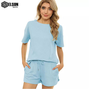 ชุดเสื้อกันลมสำหรับผู้หญิงเสื้อกันลมและกางเกงขาสั้นเสื้อไม่มีลายพิมพ์โลโก้ตามสั่ง - Product Image 2