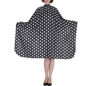 Cape de coiffeur sur mesure Cape de coiffeur Personnalisable Léger 100% Polyester Matériel Respirant Approvisionnement OEM - Product Image 2
