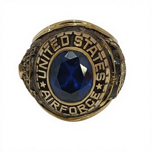 Anillo Moderno Personalizado de Latón con Circonita Unisex - Product Image 2