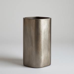 Porte-parapluie de luxe conçu pour les espaces sophistiqués, offrant un artisanat magnifique, une stabilité solide et une fiabilité au quotidien - Product Image 3