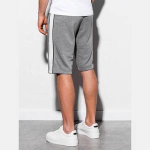 Pantalones cortos para correr con cordón de patrón sólido respetuosos con el medio ambiente para hombre al por mayor personalizados de algodón con logotipo personalizado suministro a granel - Product Image 2