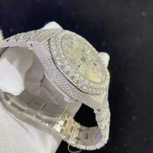 Montre en quartz de luxe exquise avec diamants en moissanite de qualité supérieure et finition glacée, parfaite pour les personnes soucieuses de la mode - Product Image 5